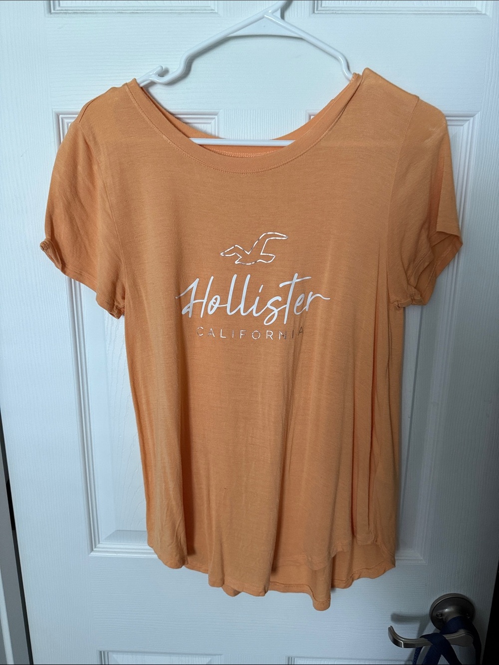 Hollister Women's Peachy Orange Logo Tee